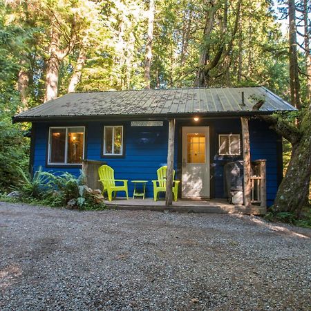 Surfs Inn Rainforest Cottages Ucluelet Bagian luar foto
