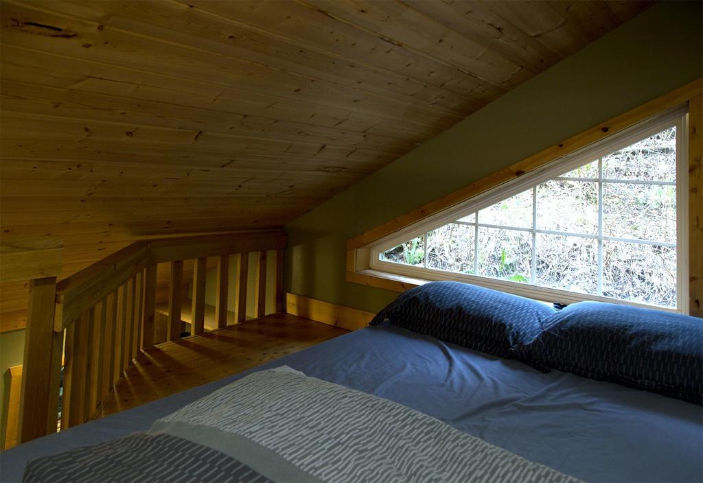 Surfs Inn Rainforest Cottages Ucluelet Bagian luar foto