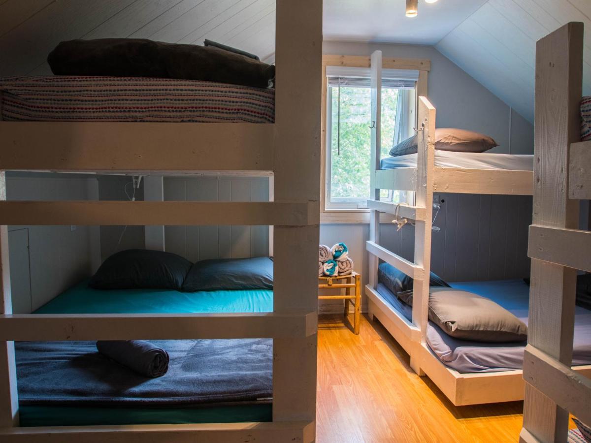 Surfs Inn Rainforest Cottages Ucluelet Bagian luar foto