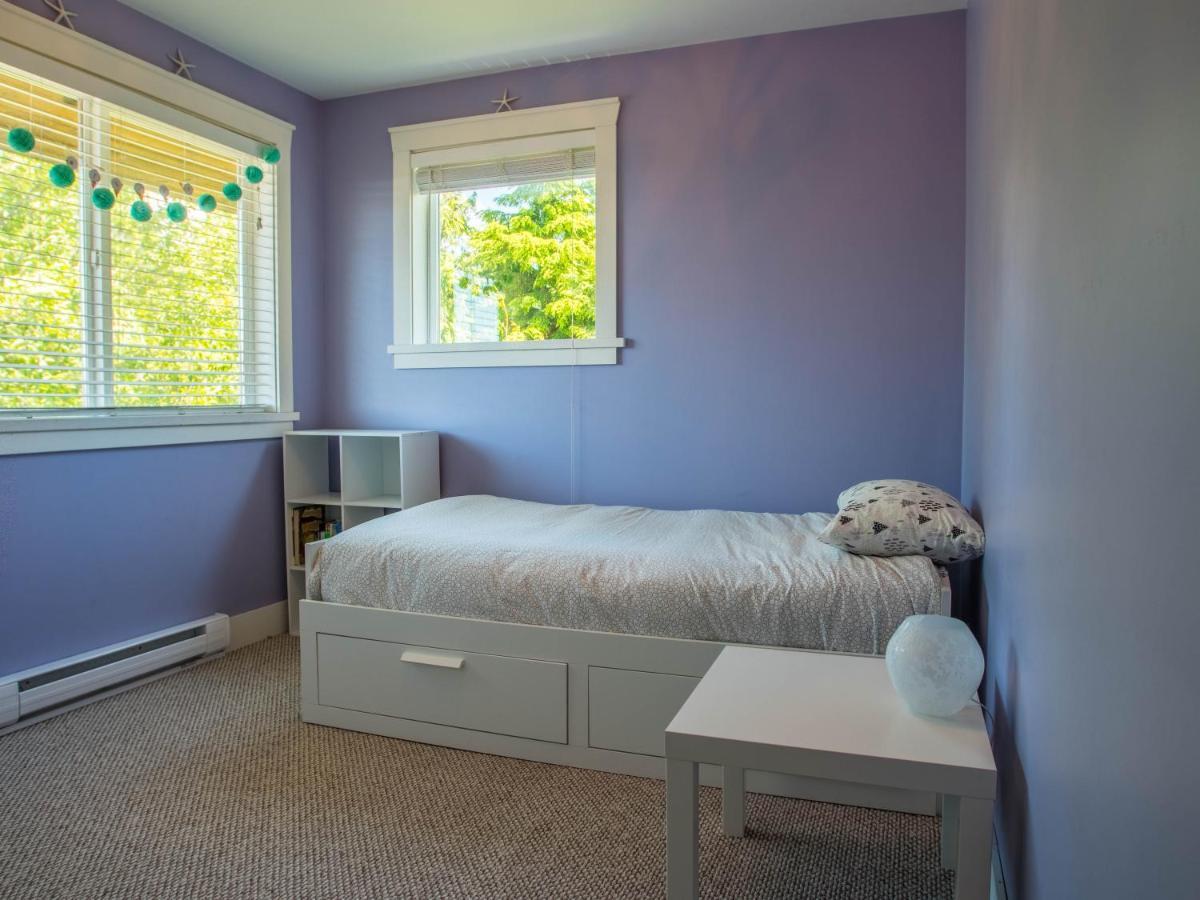 Surfs Inn Rainforest Cottages Ucluelet Bagian luar foto