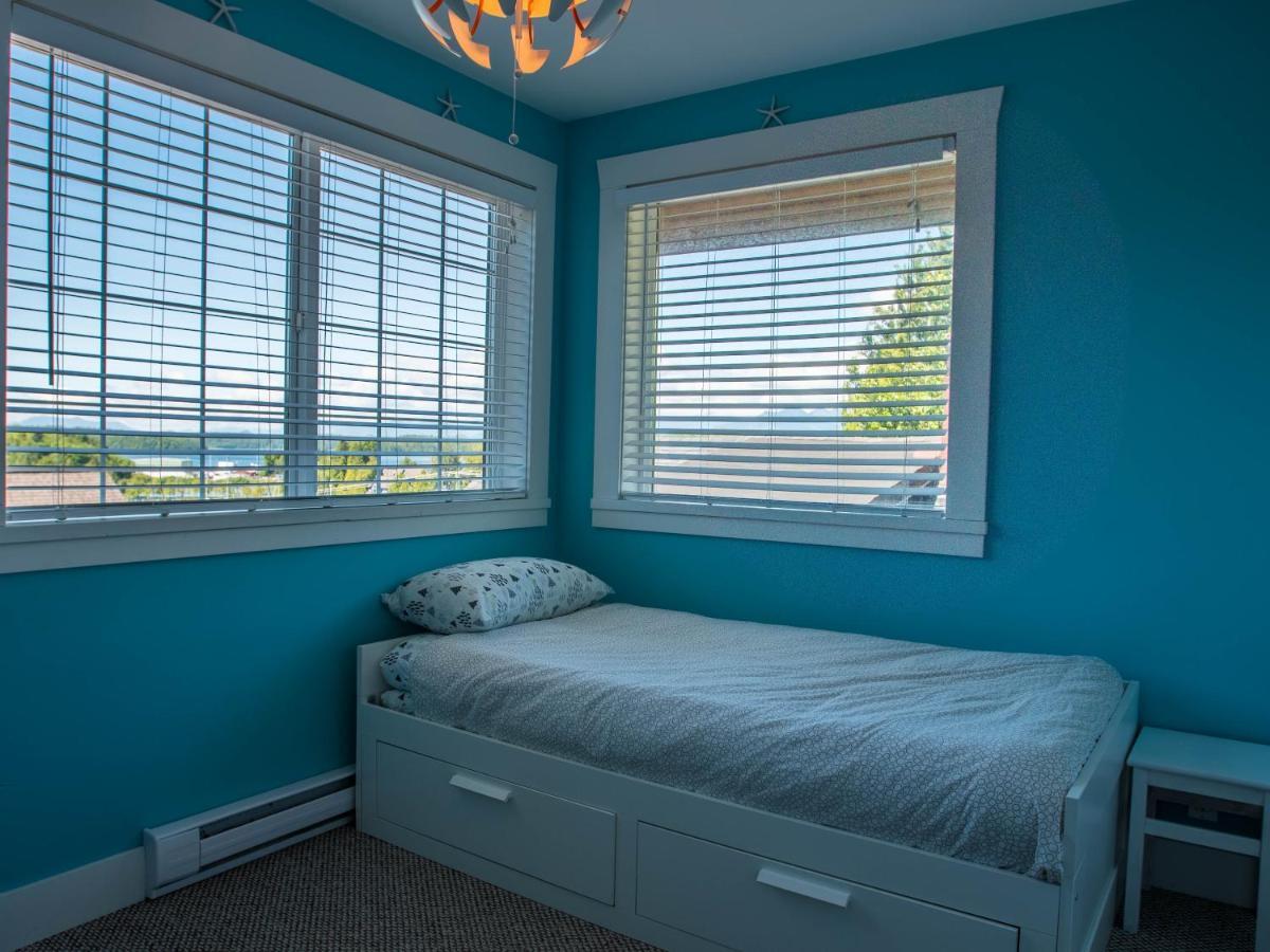 Surfs Inn Rainforest Cottages Ucluelet Bagian luar foto