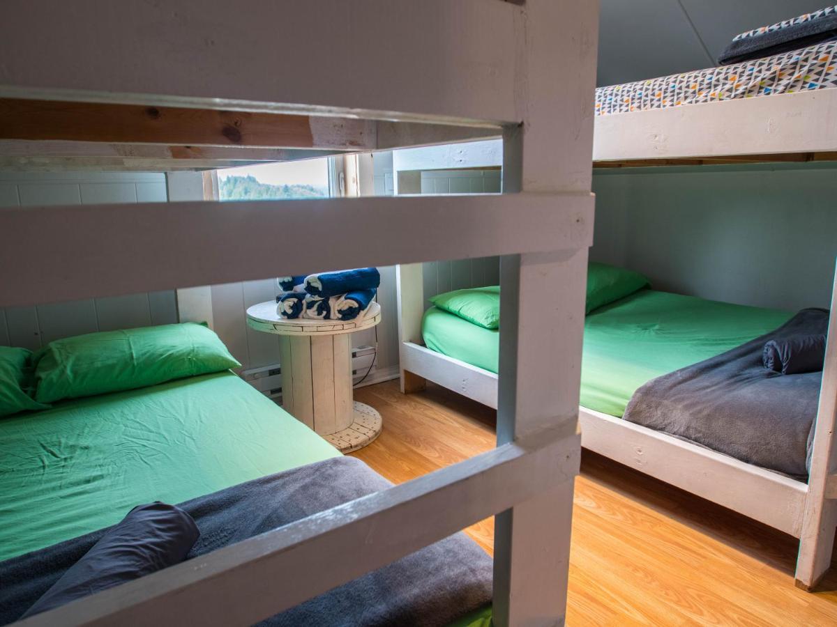 Surfs Inn Rainforest Cottages Ucluelet Bagian luar foto